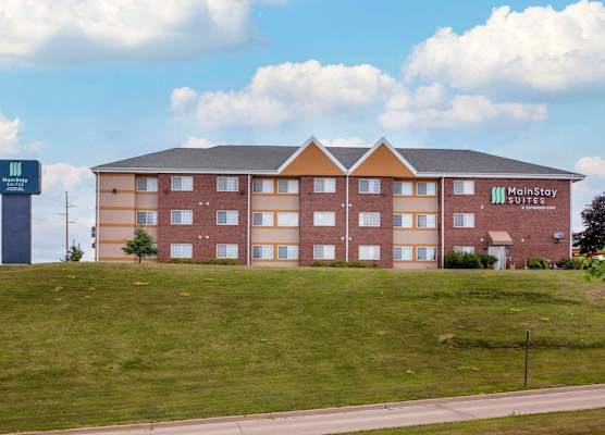 MainStay Suites Dubuque at Hwy 20 1