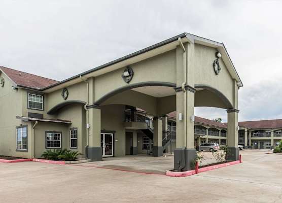 Quality Inn & Suites Bridge City Orange 1