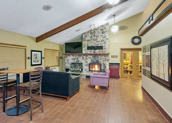 AmericInn by Wyndham Burlington 1