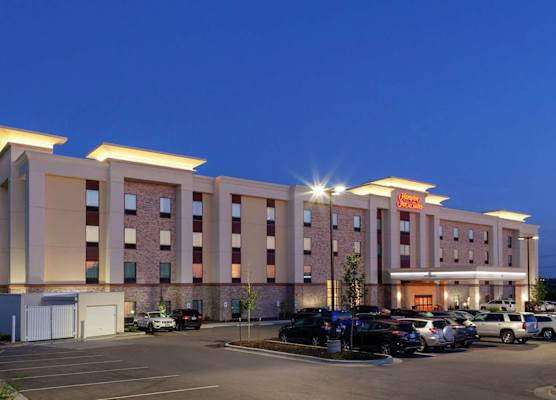 Hampton Inn & Suites Overland Park South 1