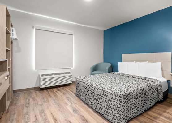 WoodSpring Suites Lancaster North 1