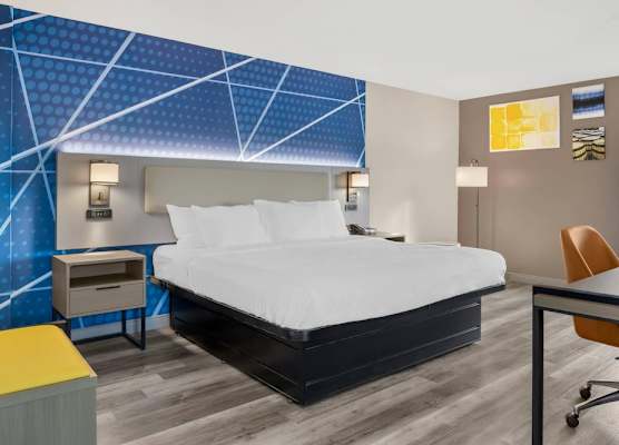 Comfort Inn & Suites Springfield 1