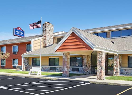 AmericInn by Wyndham Elkhorn Near Lake Geneva 1