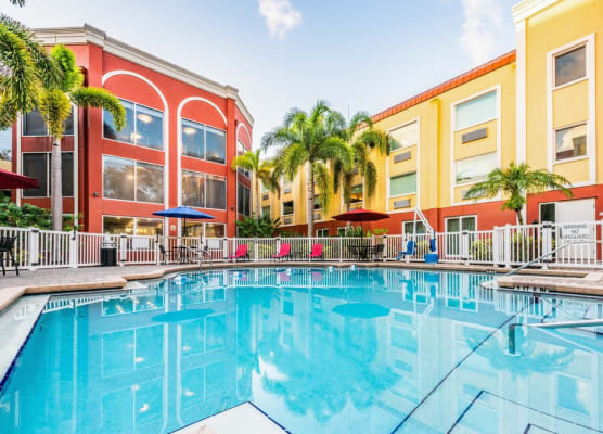 Holiday Inn Express & Suites BRADENTON WEST by IHG 1