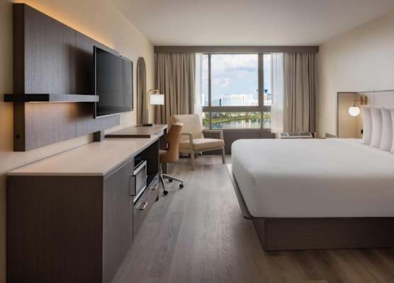 Ramada Plaza by Wyndham Orlando Resort & Suites Intl Drive - Newly Renovated! 1