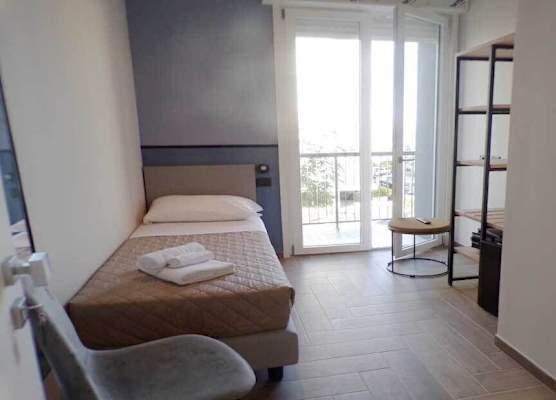 Global Hotel 1