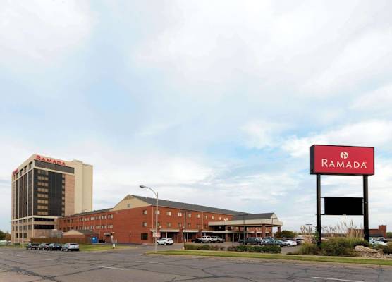 Ramada by Wyndham Topeka Downtown Hotel & Convention Center 1