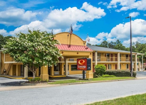 Econo Lodge Inn & Suites Columbus near Fort Benning 1