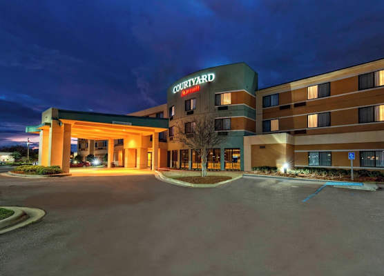Courtyard by Marriott Alexandria 1