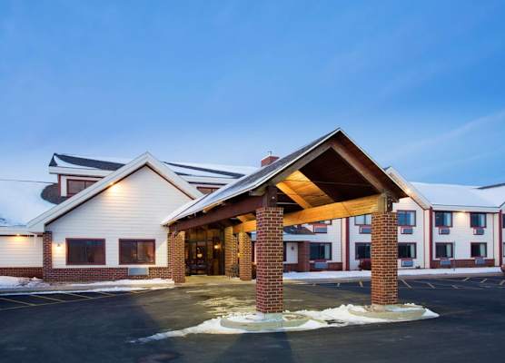 AmericInn by Wyndham New London 1