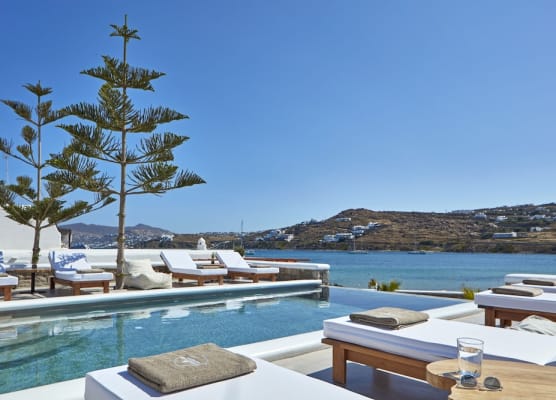 Mykonos Waves Beach House & Suites 1