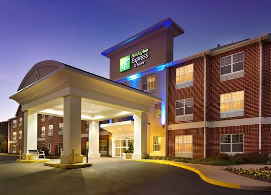 Holiday Inn Express & Suites MANASSAS by IHG 1
