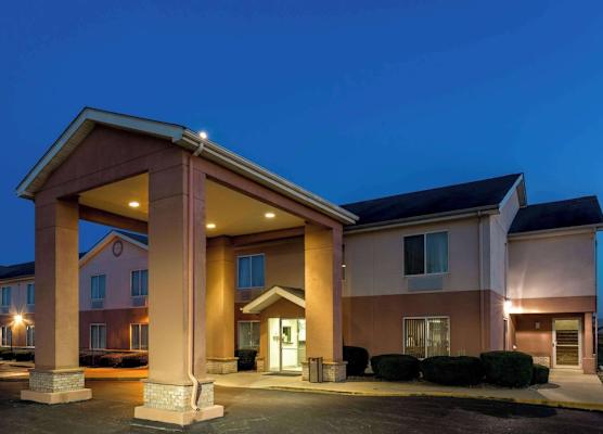 Super 8 by Wyndham Frankfort IN 1