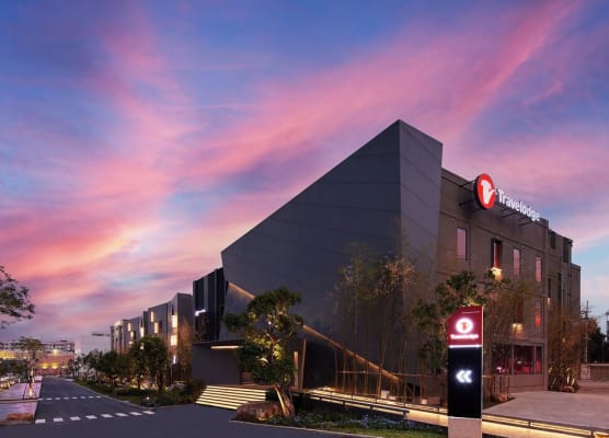 Travelodge Nimman 1