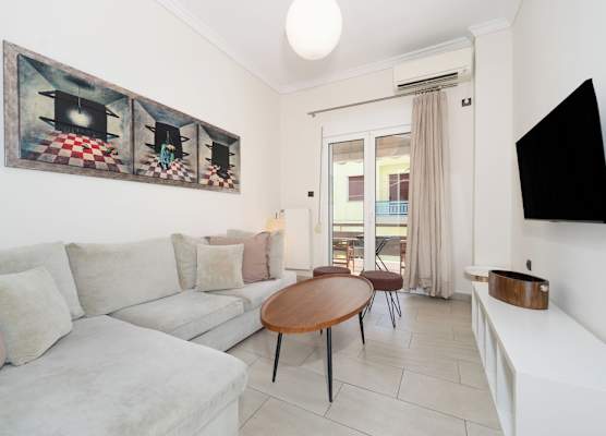 Modern Apartment in Athens Center, 10 mins walk to Plaka Historical Area 1