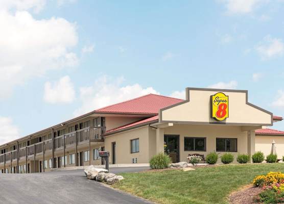 Super 8 by Wyndham Greencastle 1