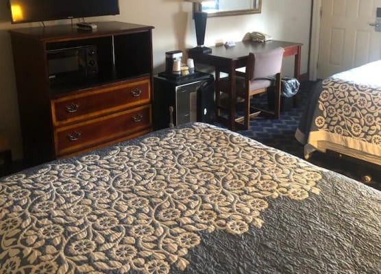 Aderi Hotel Lewisburg 1