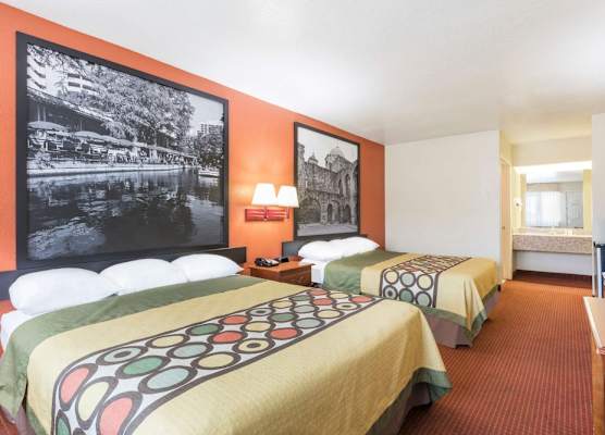 Super 8 by Wyndham San Antonio at I-10 1
