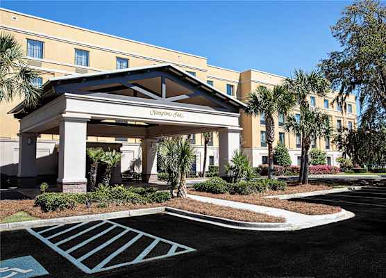 Hampton Inn Charleston-Daniel Island 1