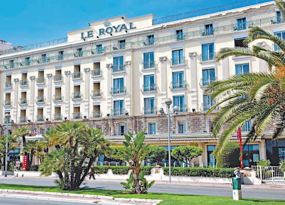 Hôtel Le Royal Promenade des Anglais 1