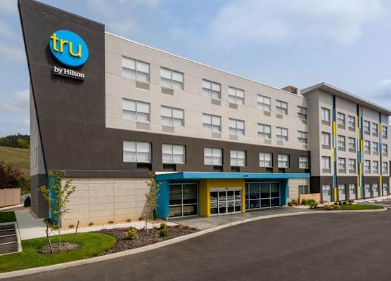 Tru By Hilton Radford 1