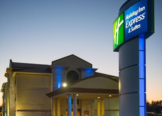 Holiday Inn Express & Suites WAUSEON by IHG 1