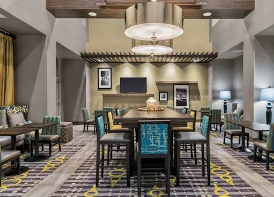 Hampton Inn & Suites Los Angeles/Hollywood, CA 1