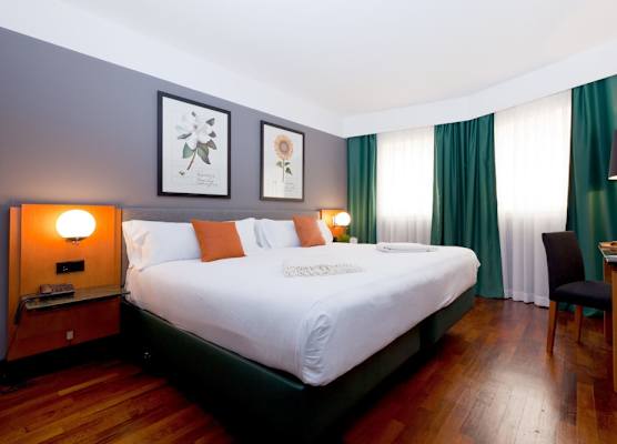 Hotel Malcom and Barret 1