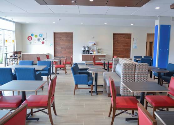 Holiday Inn Express & Suites RALEIGH AIRPORT - BRIER CREEK by IHG 1