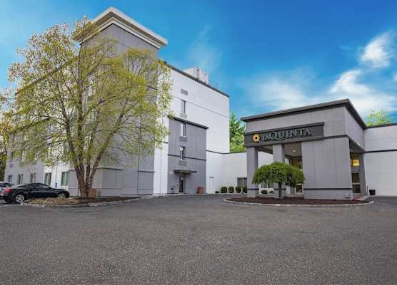 La Quinta by Wyndham Danbury 1