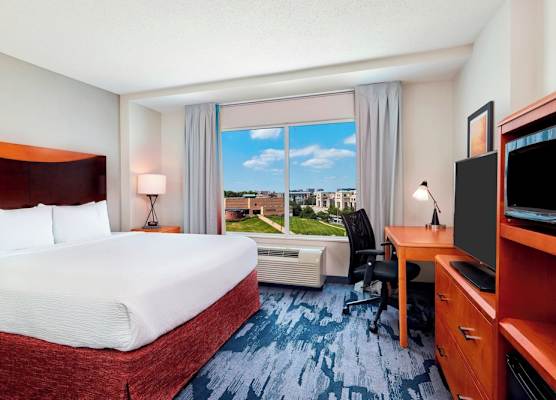 Fairfield Inn Suites Indianapolis Downtown 1
