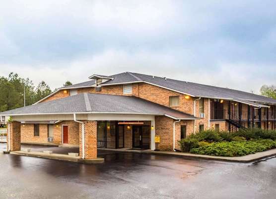 Econo Lodge Inn & Suites Lugoff 1
