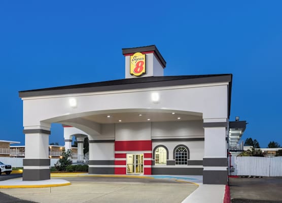 Super 8 by Wyndham Baton Rouge/I-10 1