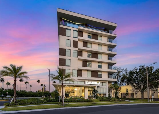 Cambria Hotel Orlando near Universal Theme Parks 1