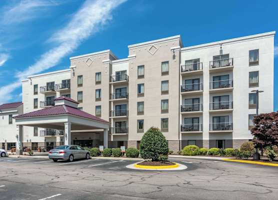Comfort Suites Southpark 1