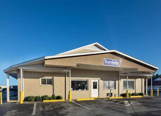 Travelodge by Wyndham Orangeburg 1