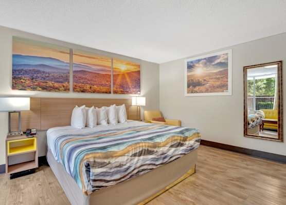 Bristol Parkway inn 1