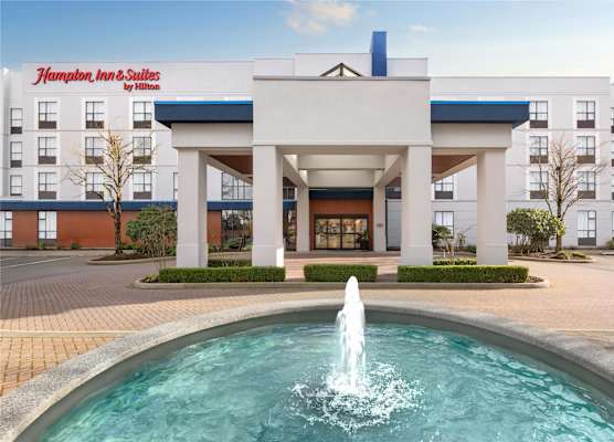 Hampton Inn & Suites by Hilton Langley-Surrey 1