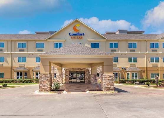 Comfort Suites North Dallas 1