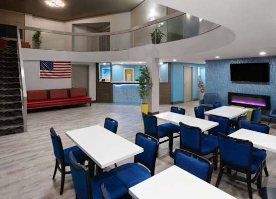 Days Inn & Suites by Wyndham Northwest Indianapolis 1