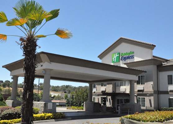 Holiday Inn Express & Suites JACKSON by IHG 1