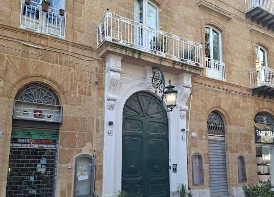 Palazzo Caratozzolo 1