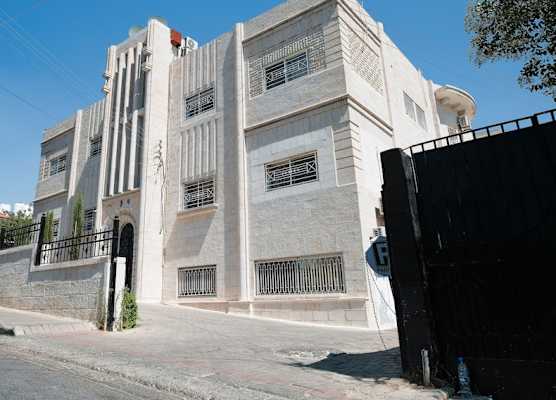 Dali House 1