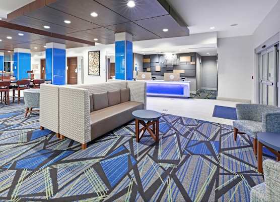 Holiday Inn Express & Suites DENTON - SANGER by IHG 1