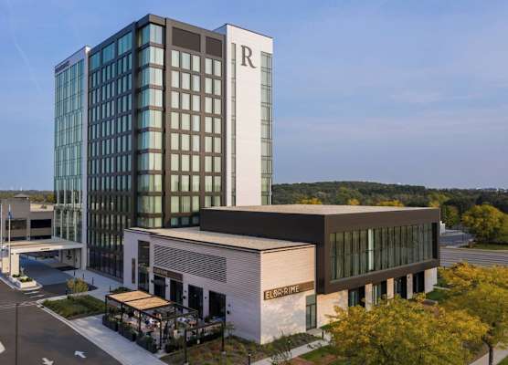 Renaissance Milwaukee West Hotel 1