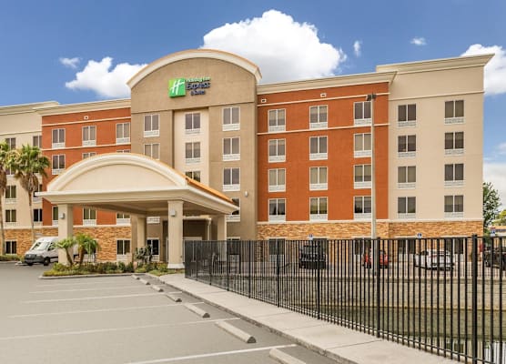 Holiday Inn Express & Suites LARGO-CLEARWATER by IHG 1