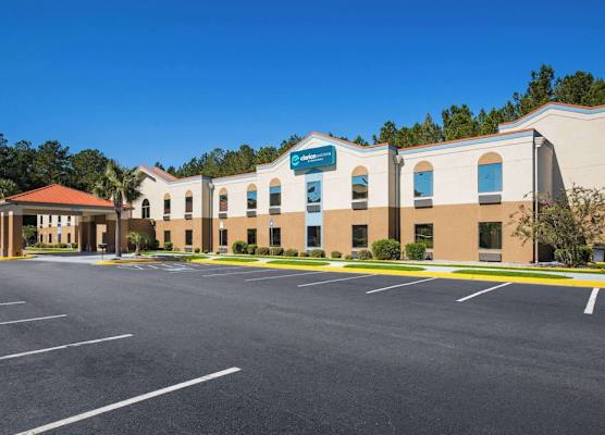 Clarion Pointe Hinesville near Fort Stewart 1