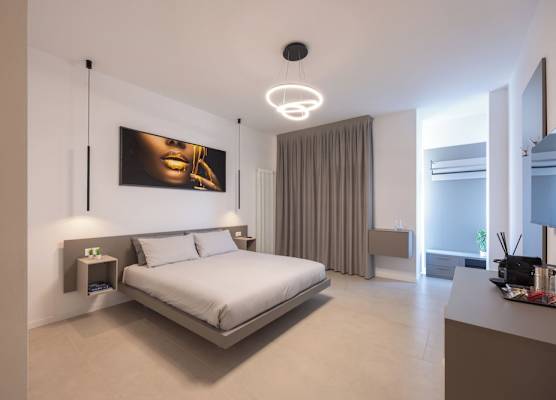 Luxury Station Suite 1