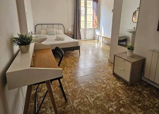 YOUTH HOSTEL - Central and Basic Drassanes 1