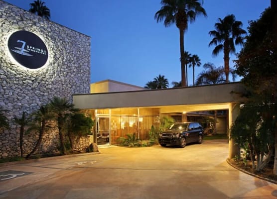 7 Springs Inn & Suites 1